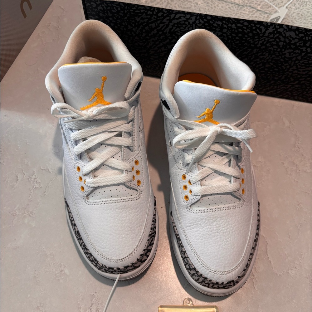 SOLD Jordan 3 Laser Orange